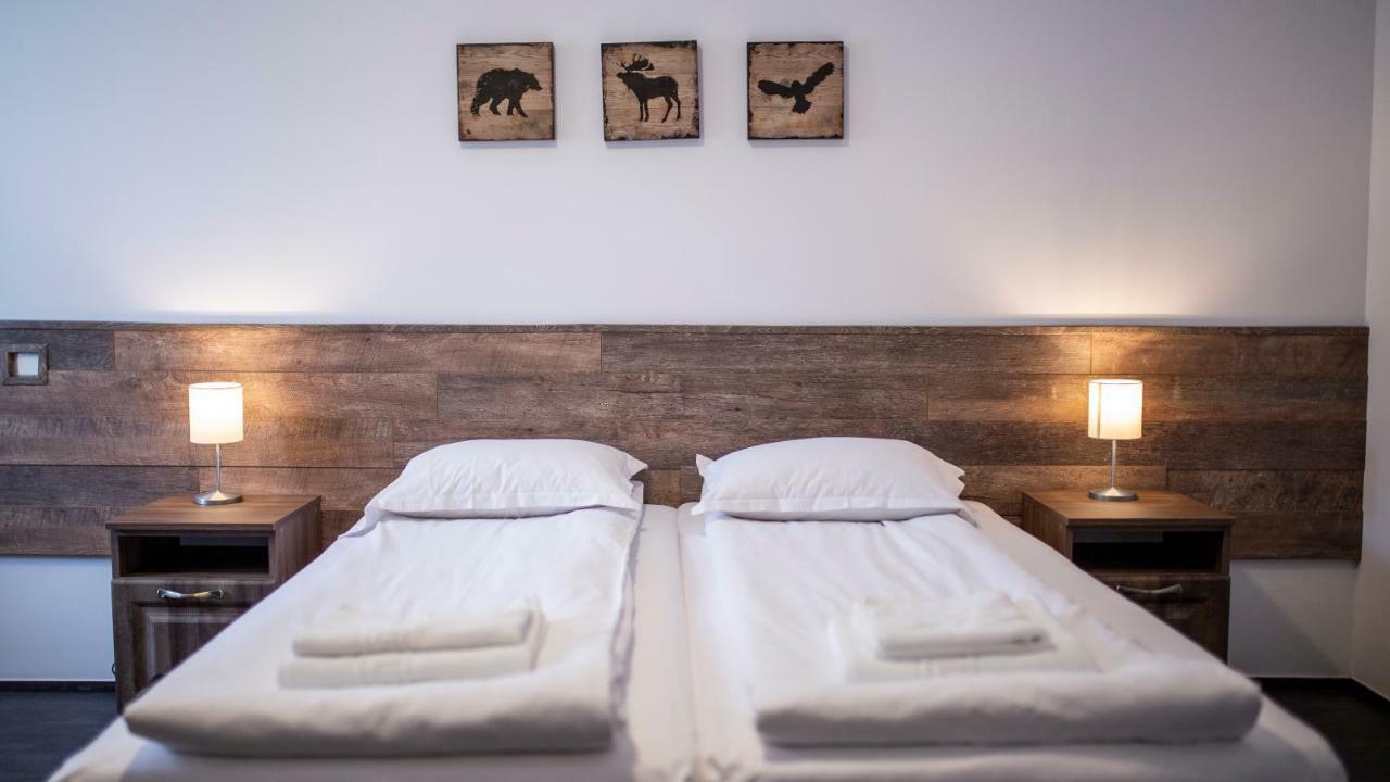 Hotel Floare De Colt Manastirea Humorului Luaran gambar