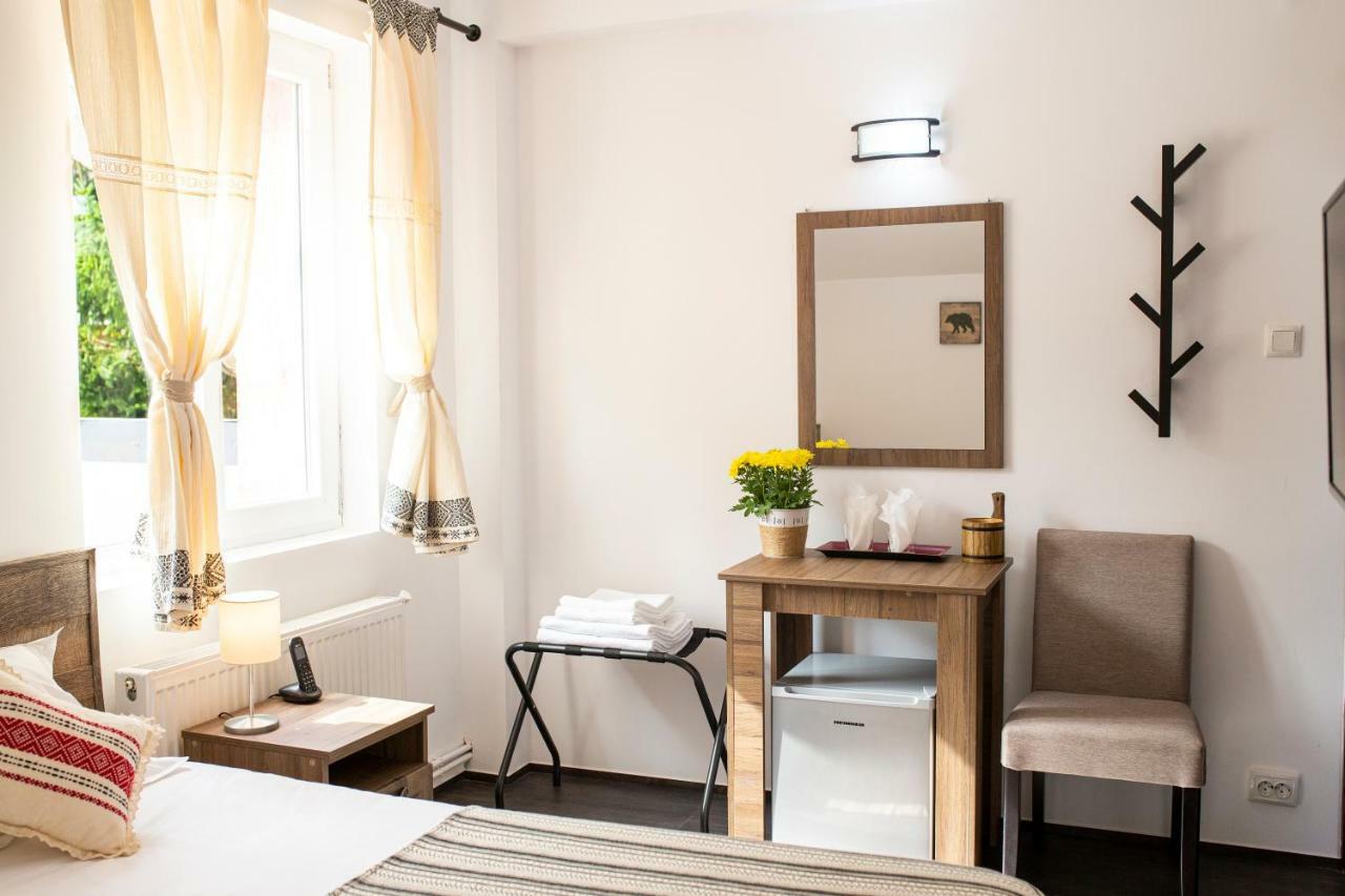 Hotel Floare De Colt Manastirea Humorului Luaran gambar